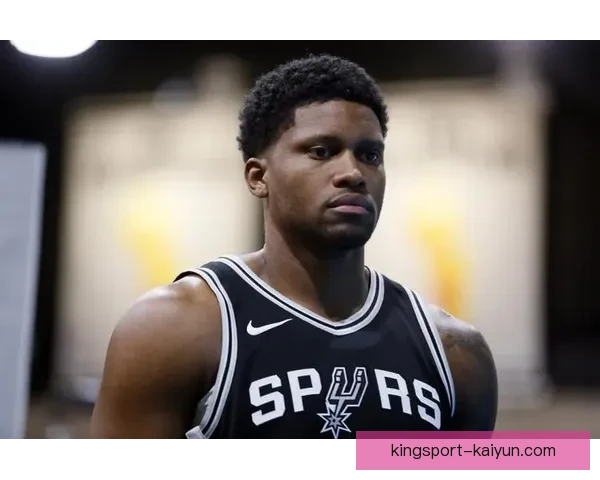 马尔蒂尼欧冠表现持续稳健，为球队贡献关键防守与稳定发挥